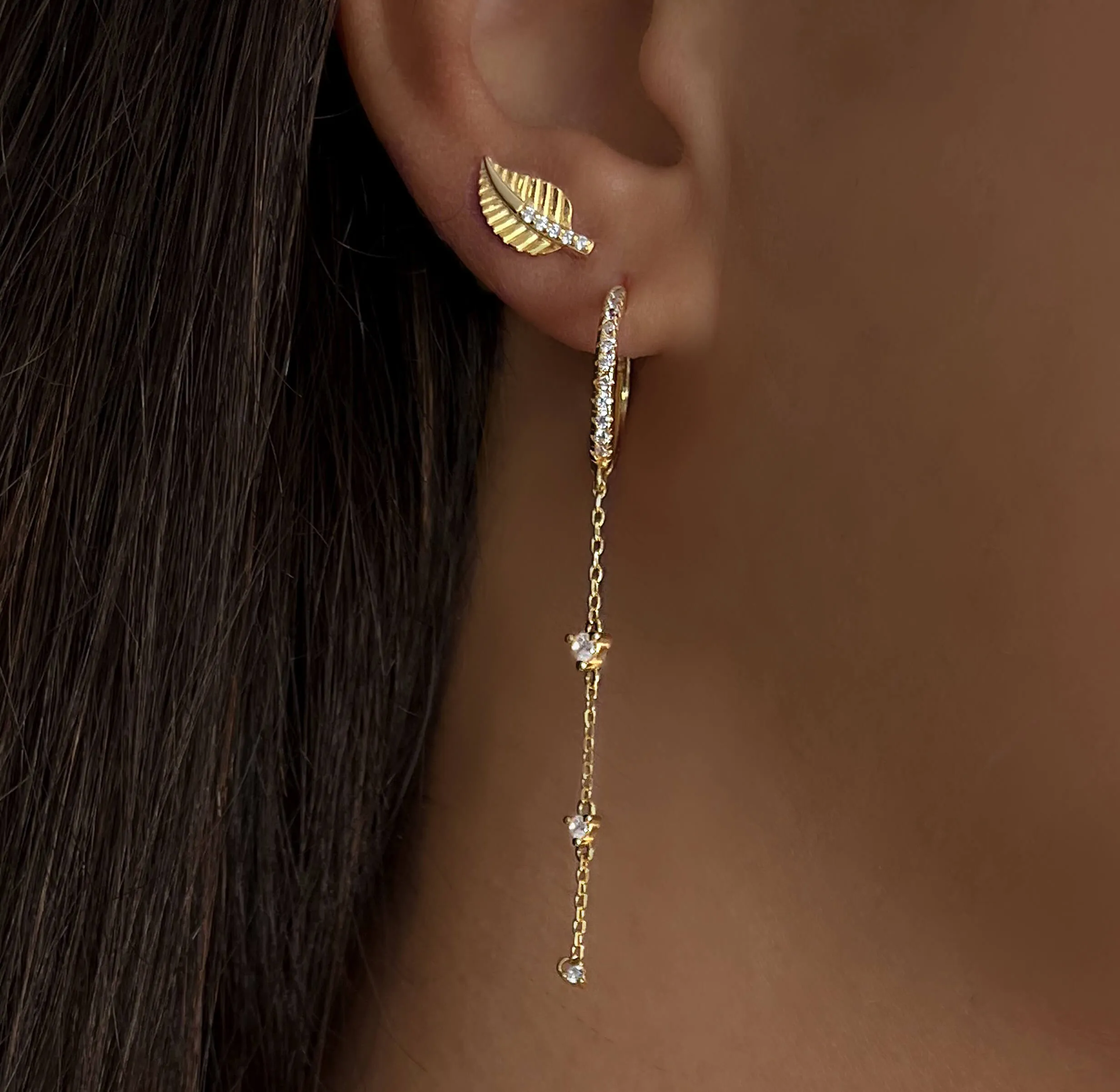 18k yellow gold earrings assembled with zirconium oxide