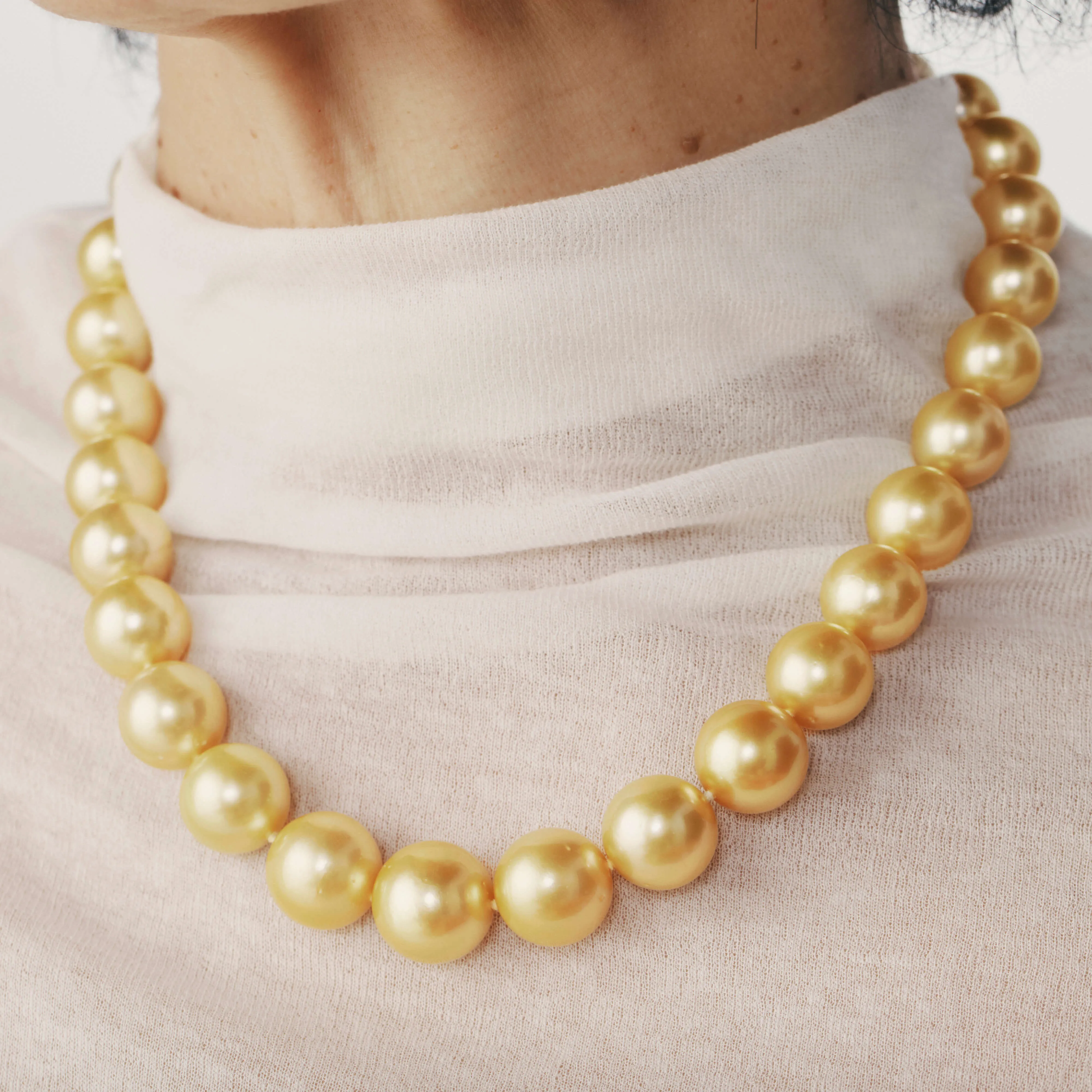 9ct Yellow Gold Golden South Sea Pearl Strand