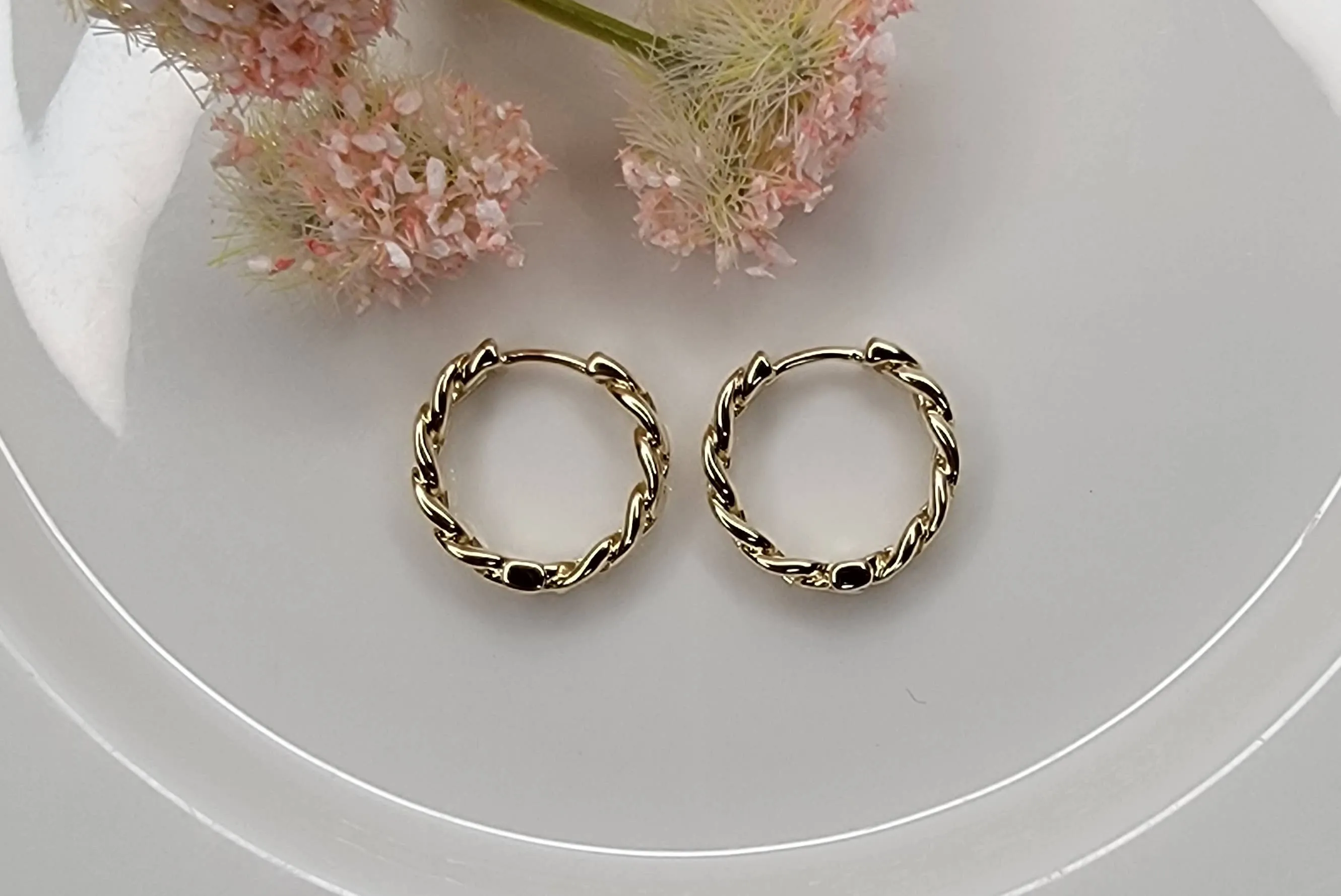CHAIN  HUGGIE HOOP
