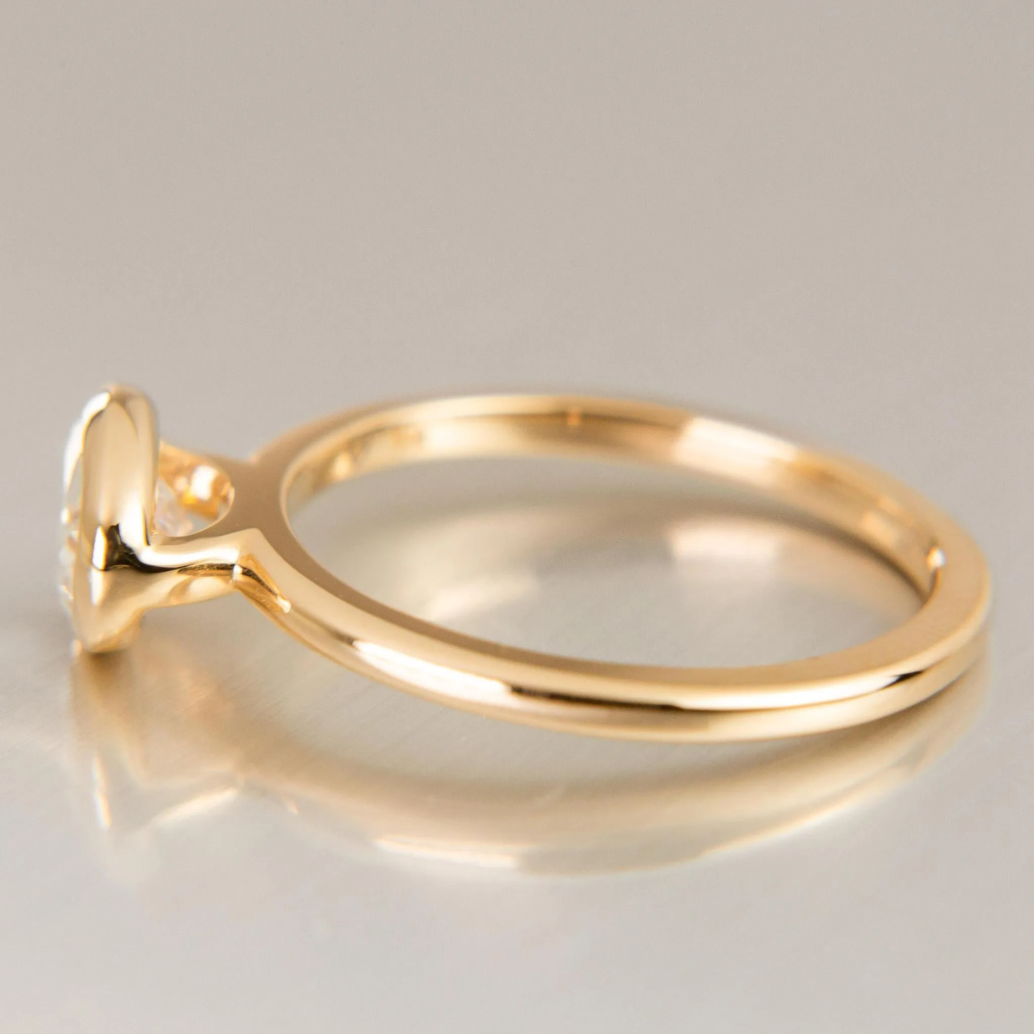 Elm Ring with Moissanite
