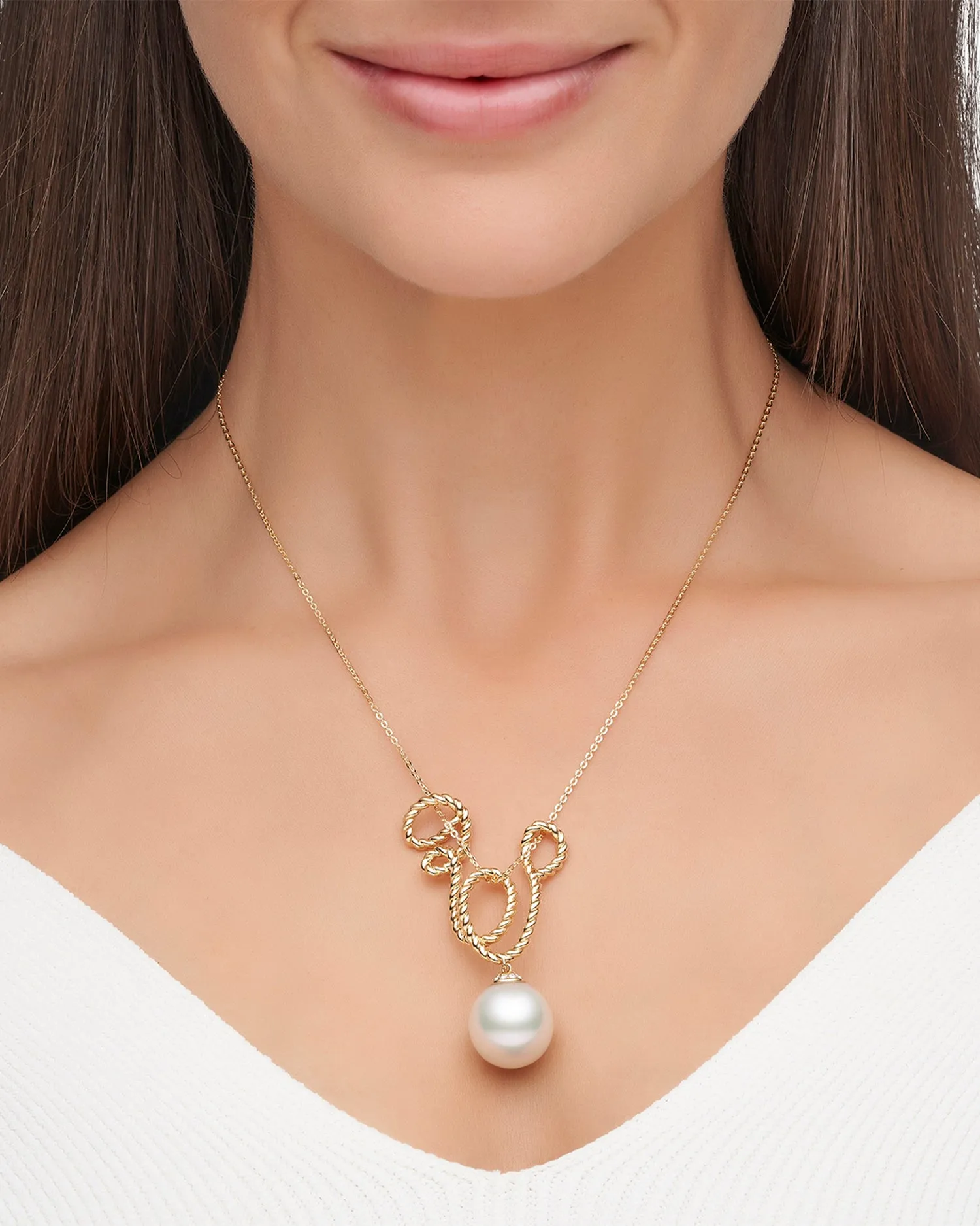 Entwined Rope Pearl Pendant | 16mm Oval Pearl and Yellow Gold
