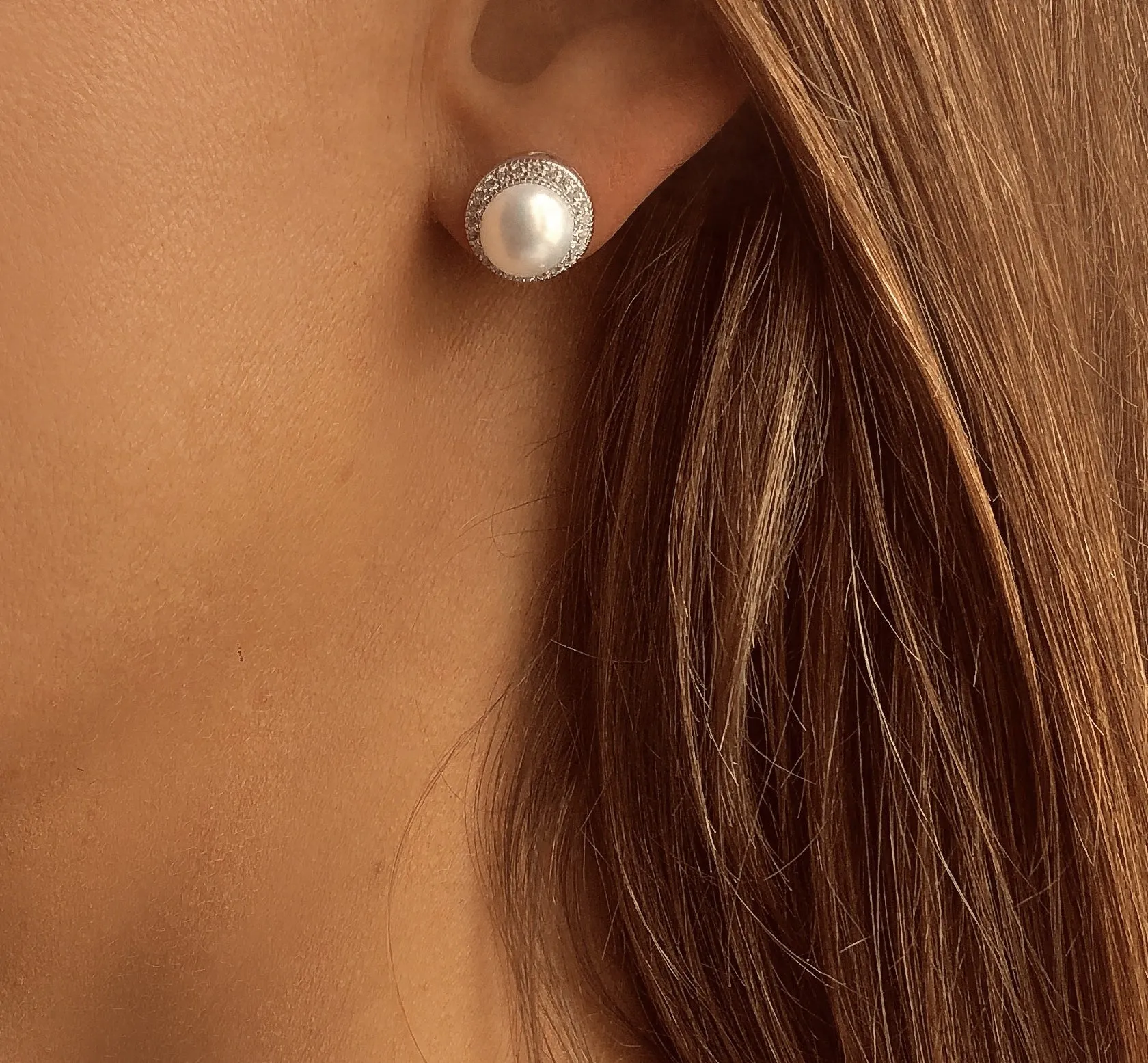 Rhodium plated 925 silver earrings assembled with zirconium oxide