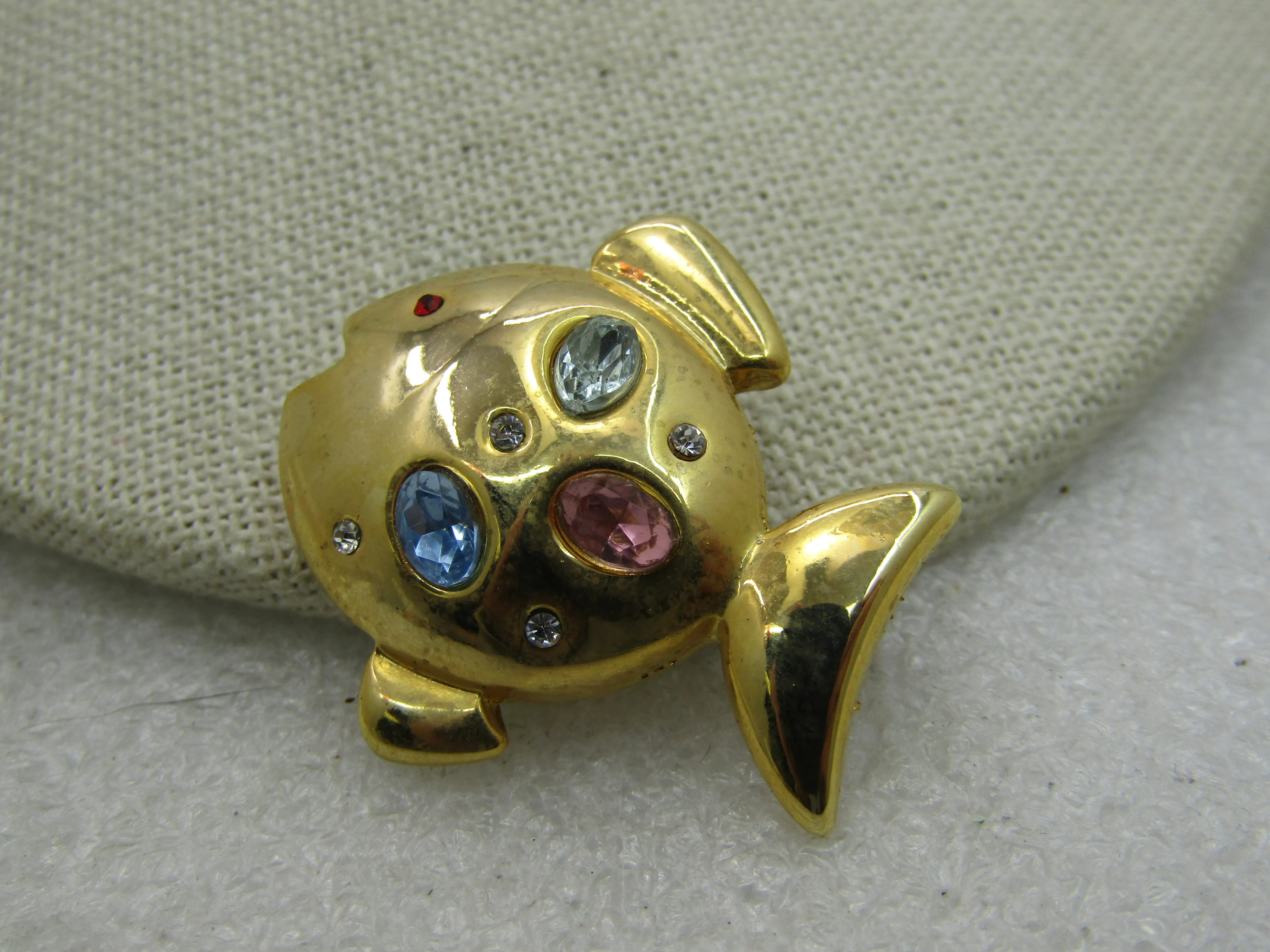 Vintage Pastel Rhinestone Fish Brooch, Gold Tone, 1-3/8"