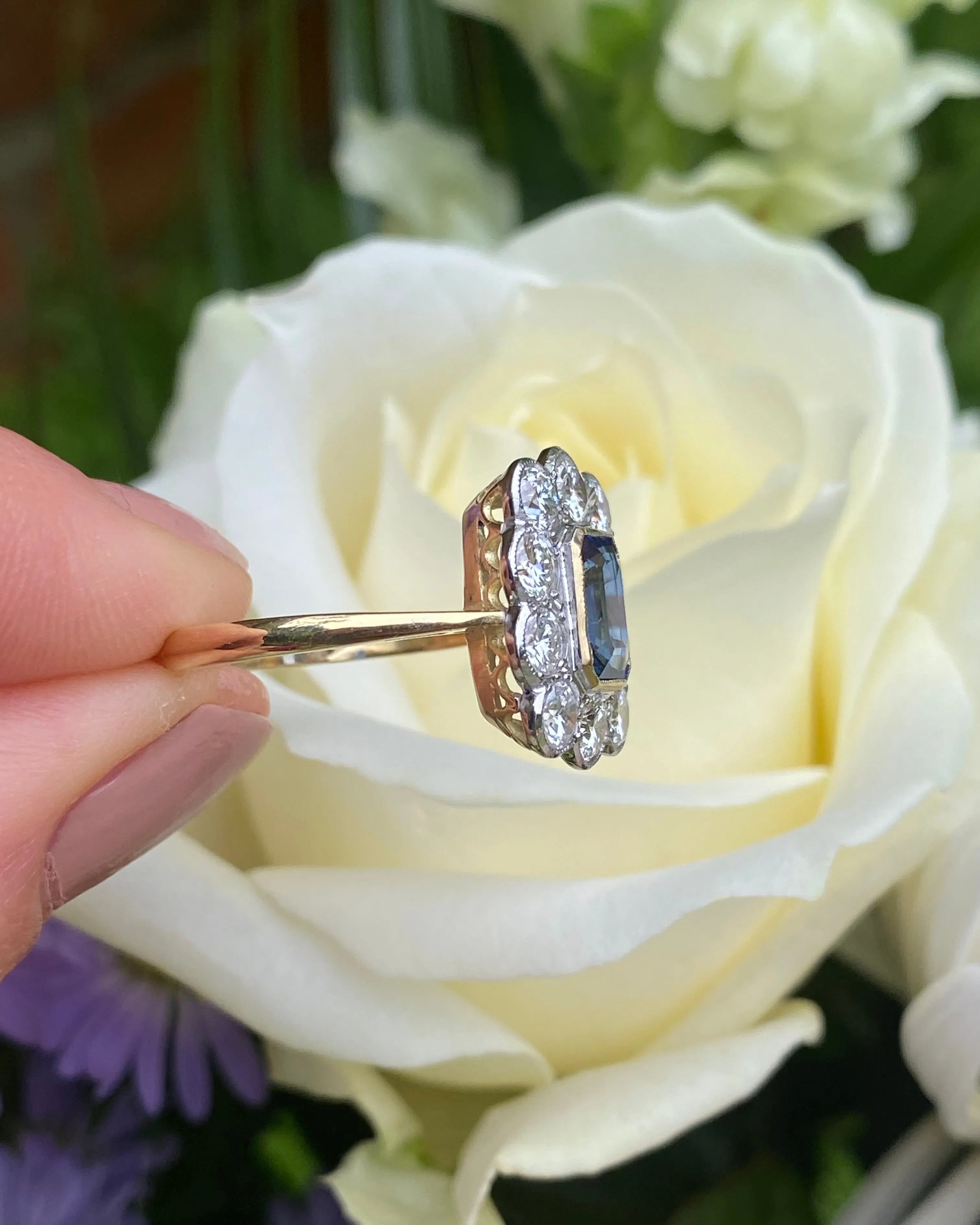 Vintage Sapphire and Diamond 18ct Yellow Gold Cluster Ring 1.60ct   1.50ct